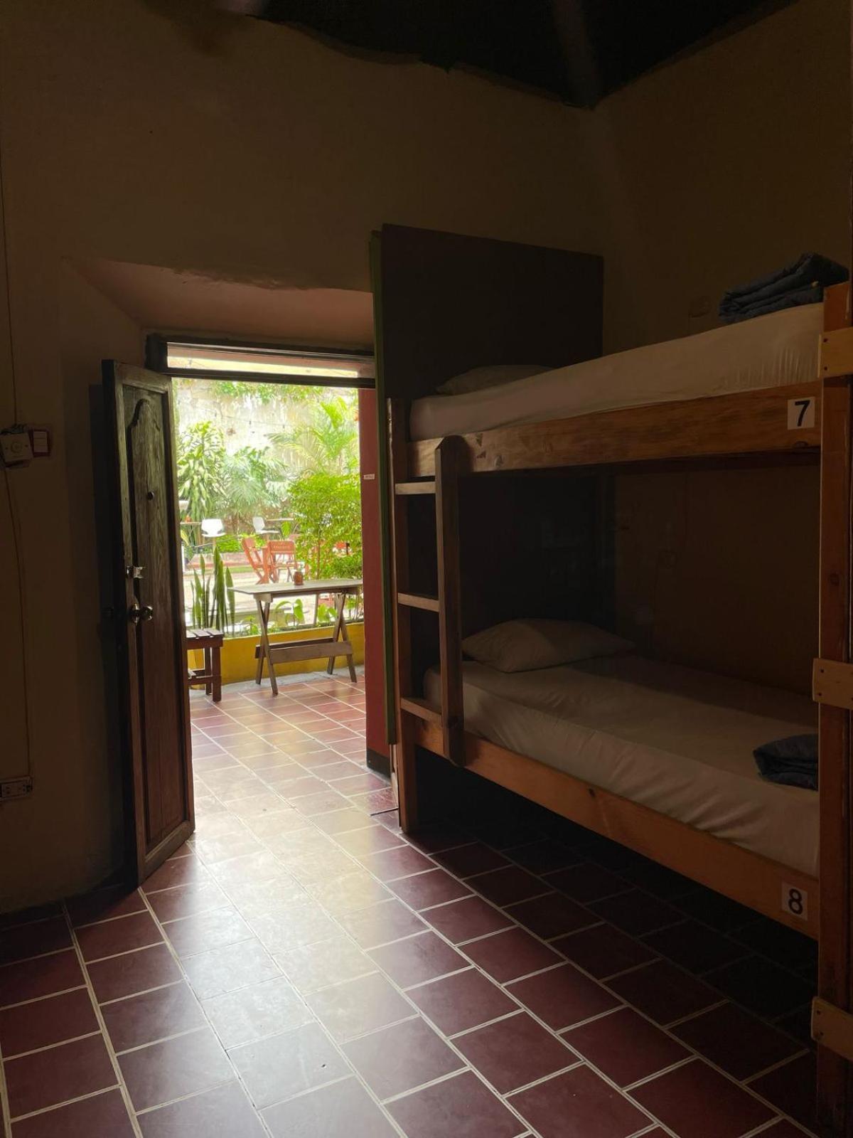 Volko Party Hostel Антигуа-Гватемала Экстерьер фото